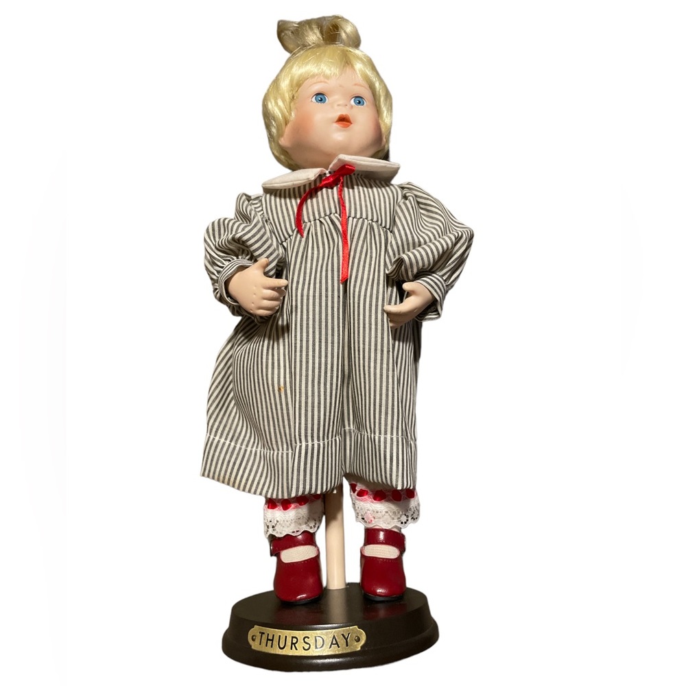 Vintage PD-Royal Heirloom Collectible Children of theWeek Thursday Child W-Stand
